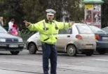 Semnalele politistilor si ale altor persoane care dirijeaza circulatia
